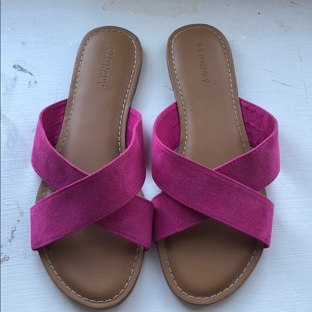 Old Navy slides in pink